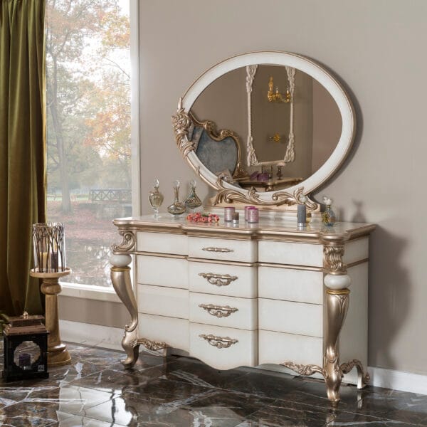 Ball Grand Elegant Carved Ivory